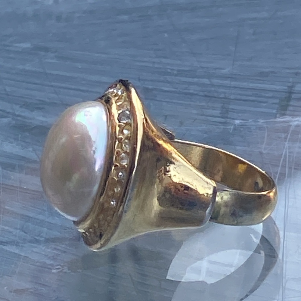 Vintage Christian Dior Faux Pearl Rhinestone Glass Ring Gold Tone size 8/9 - Picture 4 of 6